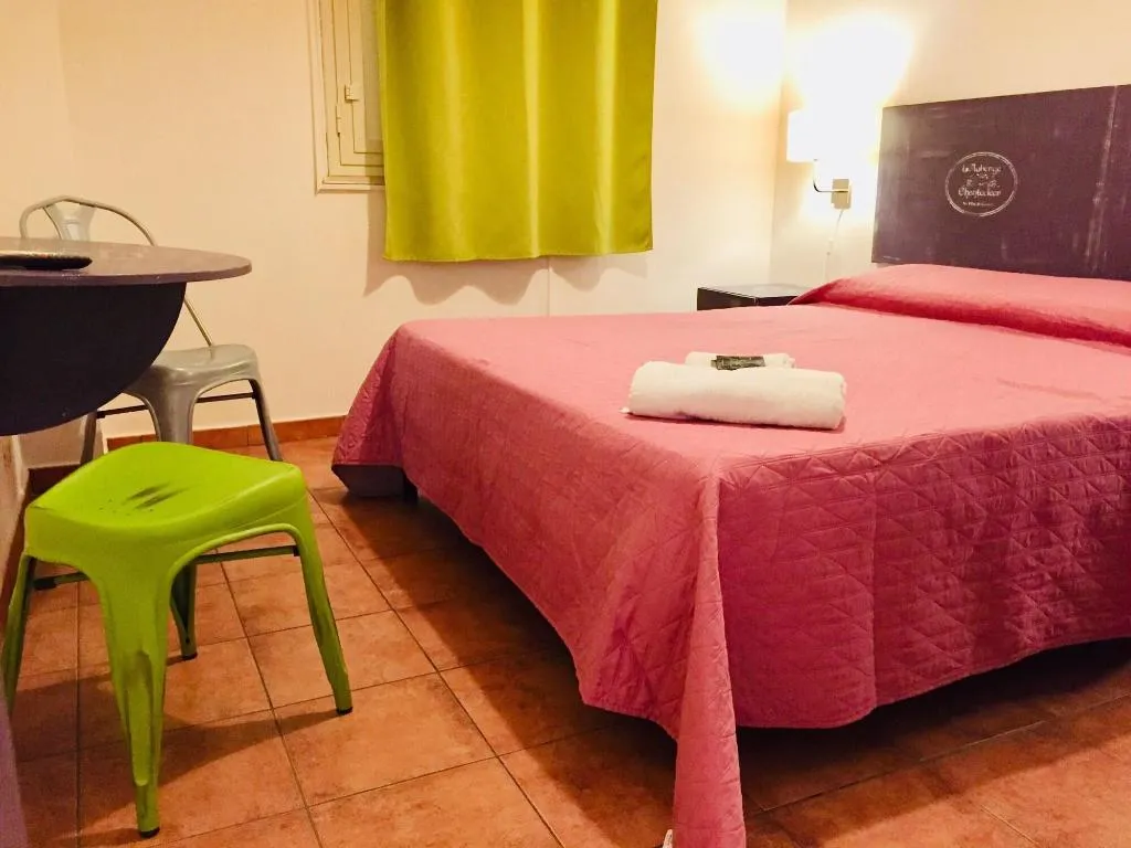 Room, Scilla e Cariddi Bed&Breakfast, Catania