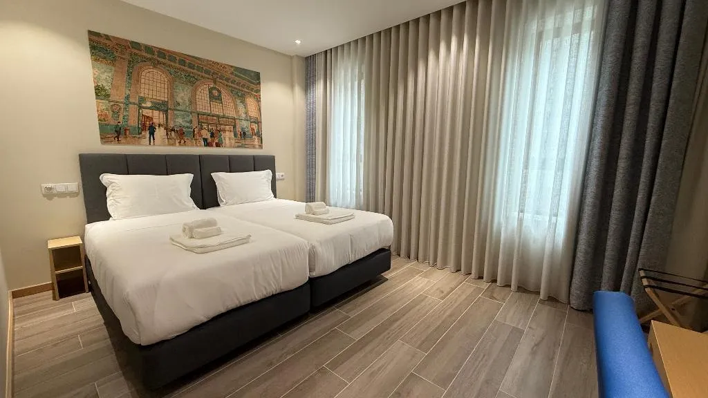 TRIPLE STANDARD Room, Oporto Station Hostel & Rooms, Porto