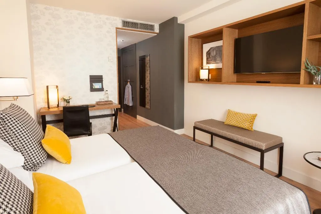 TRIPLE STANDARD Room, Catalonia Boulevard, Barcelona