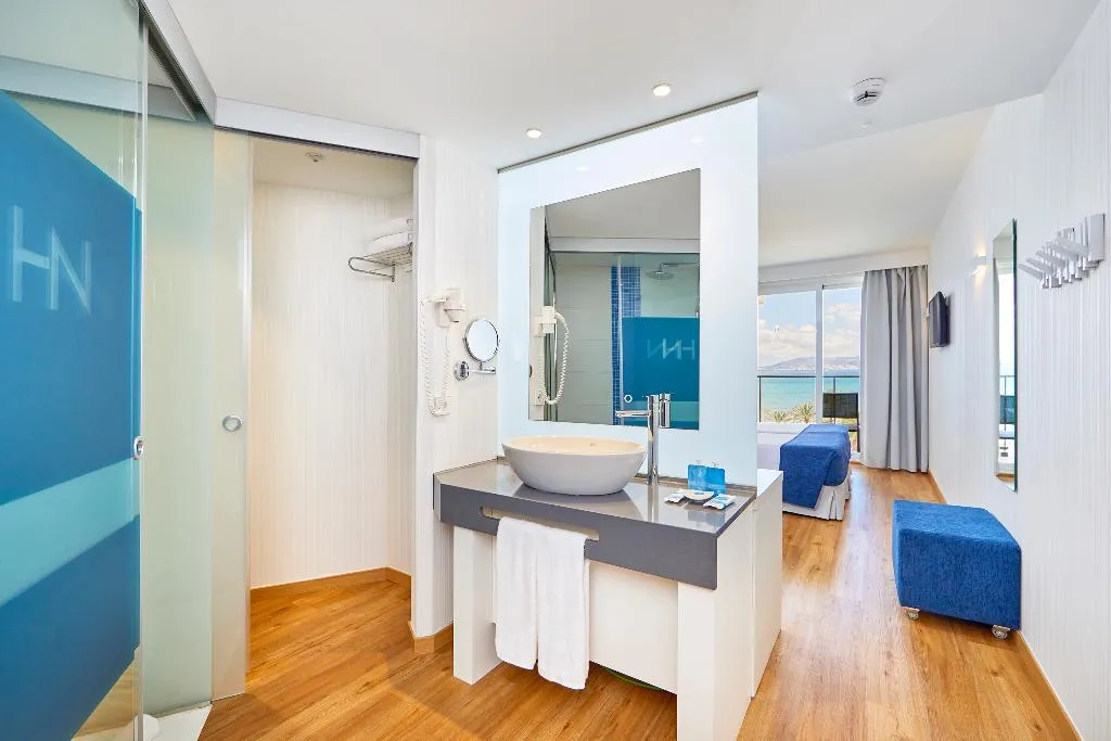 DOUBLE PARTIAL SEA VIEW Room, Negresco, Majorca
