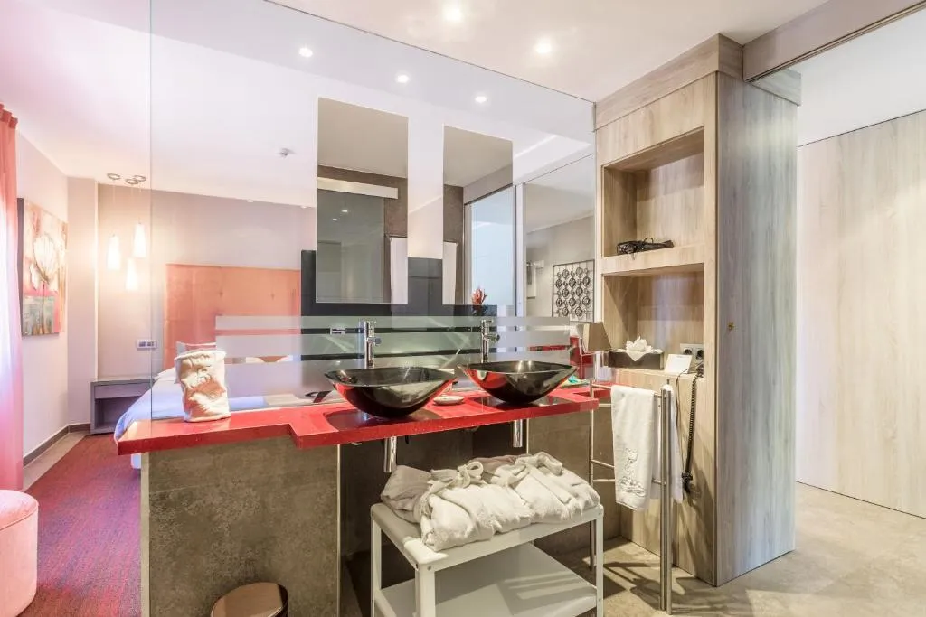 SUITE DELUXE Room, Lago Garden Apart-suites & Spa Hotel, Majorca