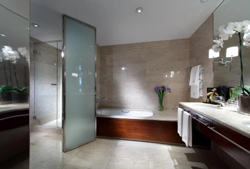 TRIPLE CITY VIEW Room, Eurostars Grand Marina GL, Barcelona