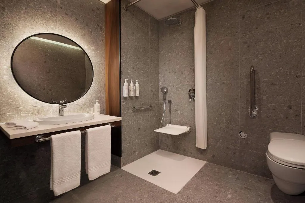DOUBLE DELUXE KING BED Room, Marriott Hotel Milan, Milan