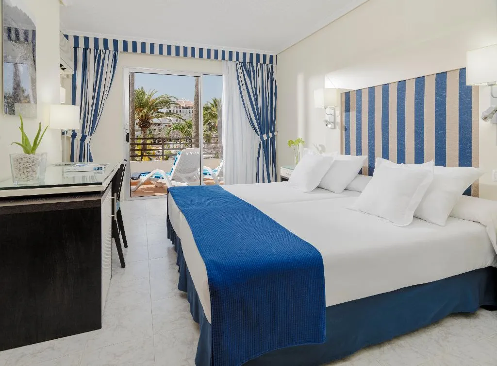 FAMILY ROOM CAPACITY 3 Room, H10 las Palmeras, Tenerife
