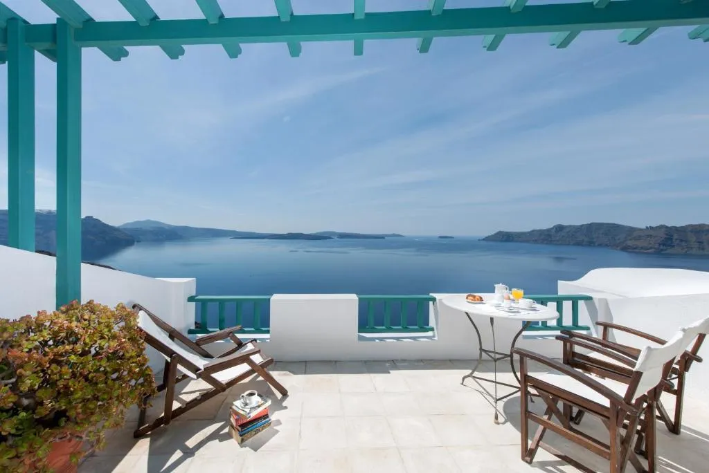 DOUBLE SUPERIOR Room, Strogili, Santorini