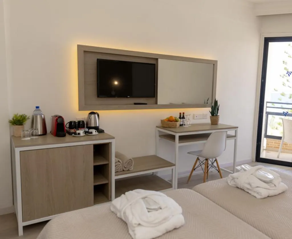 Double or Twin DELUXE PARTIAL OCEAN VIEW Room, Venus Beach Hotel, Cyprus