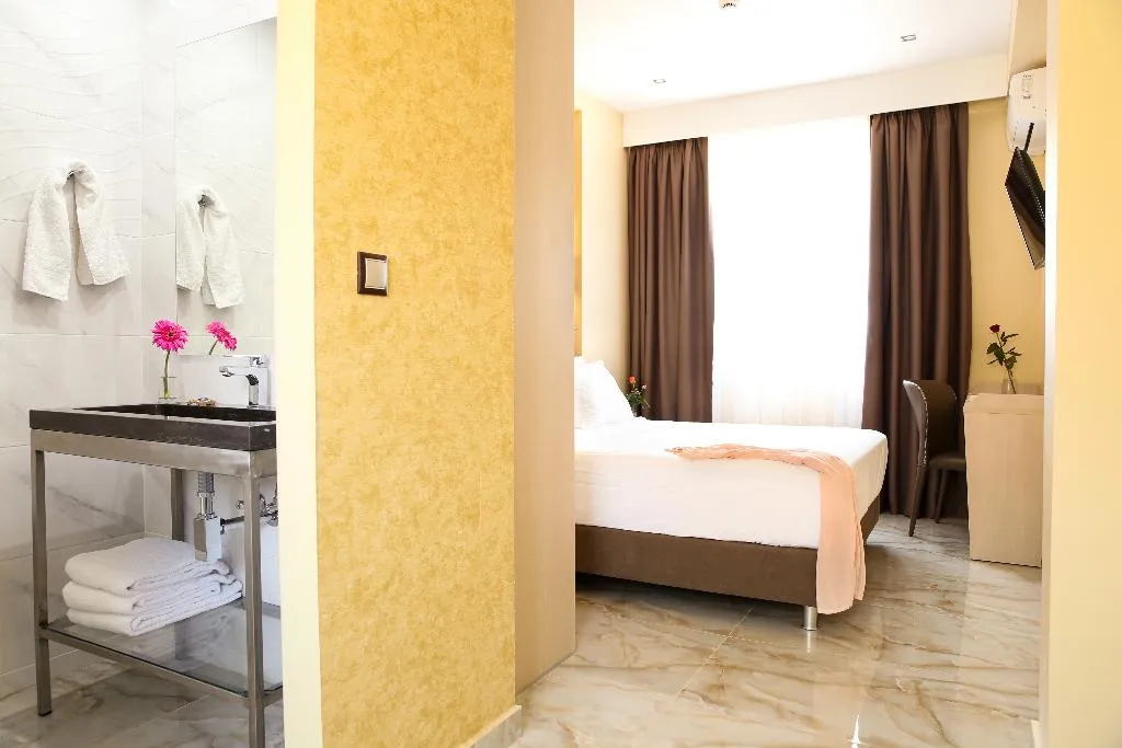 DOUBLE ONE BED Room, Athens Starlight Hotel, Athens
