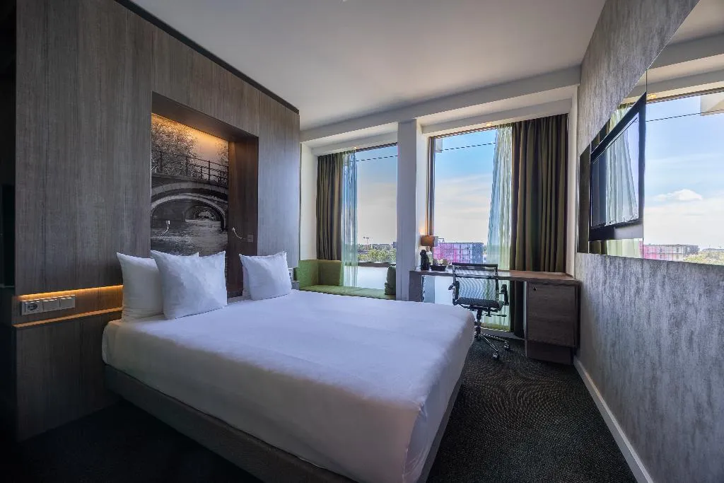 DOUBLE QUEEN SIZE BED Room, Leonardo Hotel Amsterdam Rembrandtpark, Amsterdam