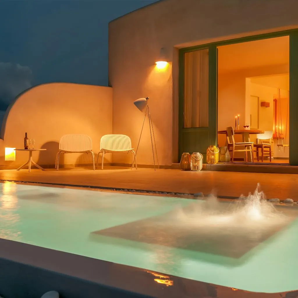 SUITE DELUXE WITH PRIVATE POOL Room, Neptune Luxury Spa Suites, Santorini