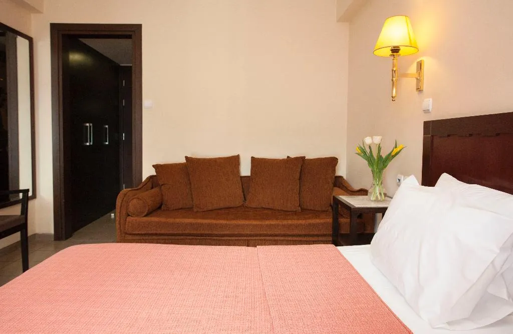 TRIPLE STANDARD Room, Pythagorion, Athens