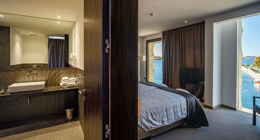 DOUBLE SINGLE USE DELUXE SEA VIEW Room, Hotel Bellevue-Superior City Hotel, Split