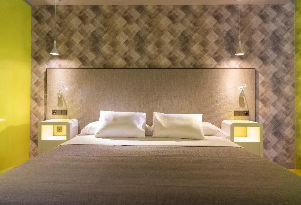 JUNIOR SUITE CAPACITY 4 Room, Macia Sevilla Kubb, Seville