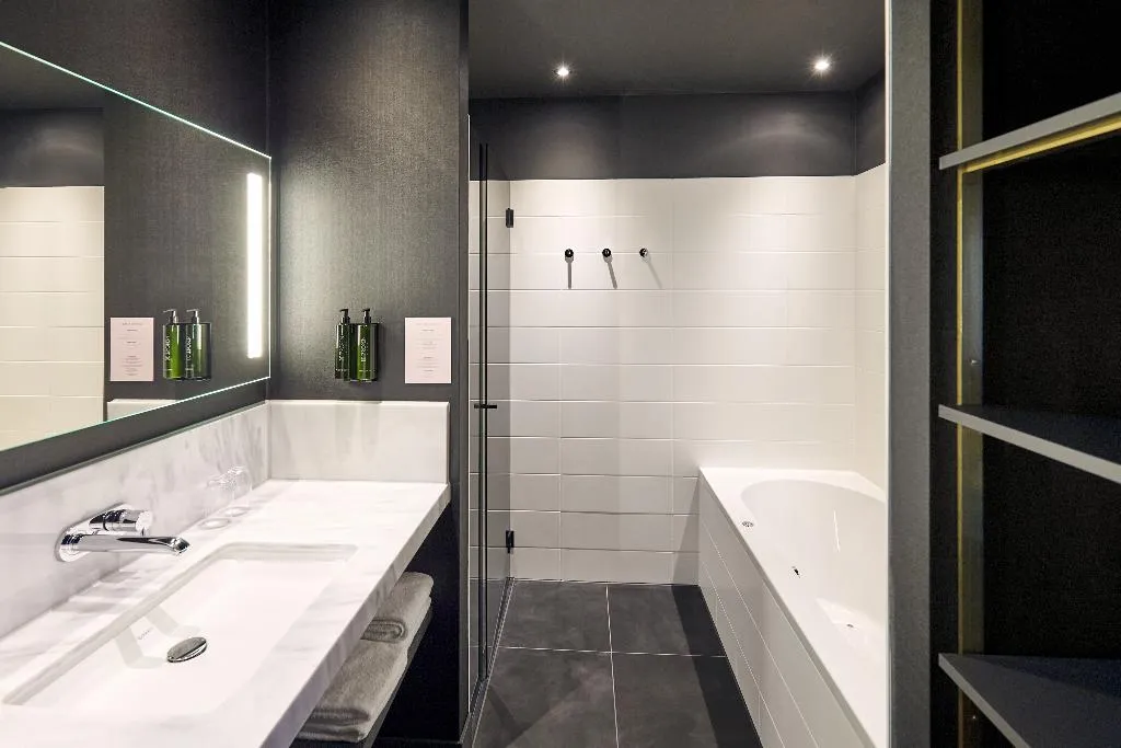 DOUBLE SUPERIOR Room, Van der Valk Hotel Amsterdam - Amstel, Amsterdam