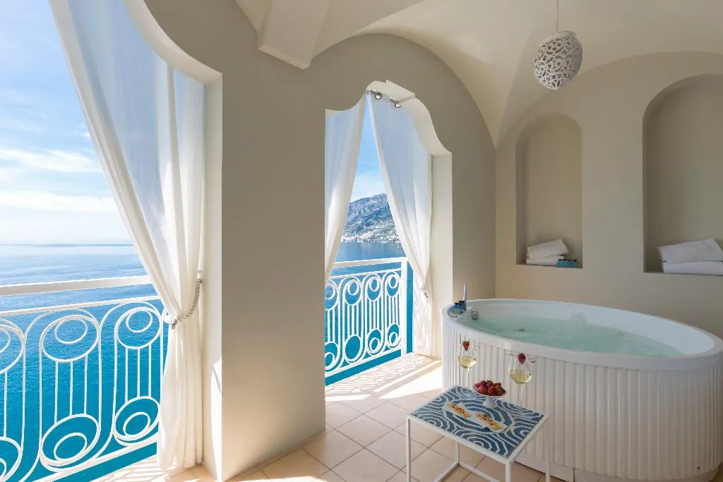 Room, Hotel Club Due Torri, Naples