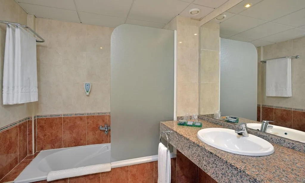 DOUBLE TWO BEDS Room, Sol Costa Daurada, Costa Dorada