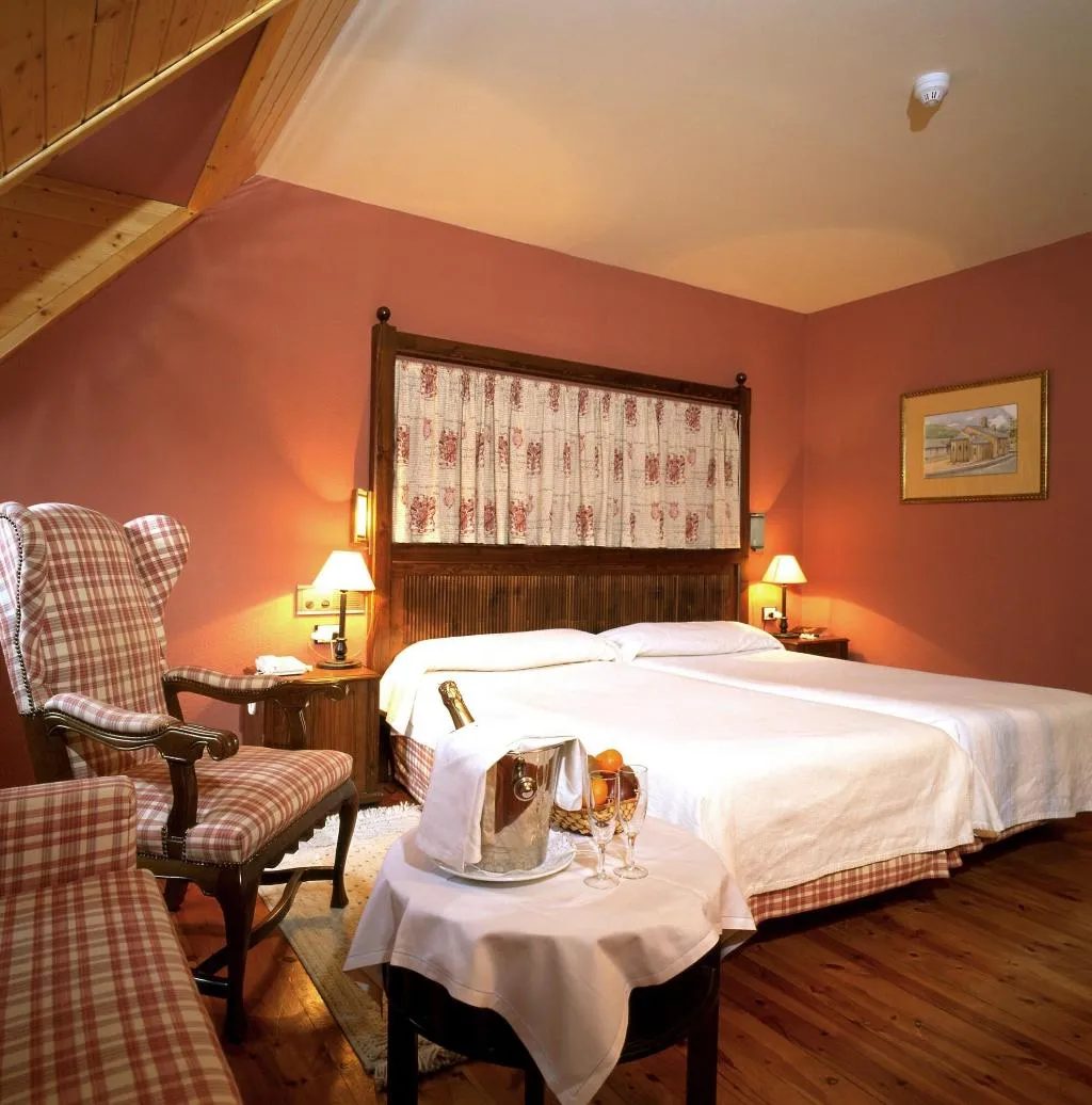 TWIN STANDARD Room, Parador de Arties, Costa Brava