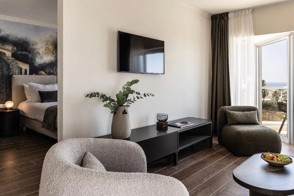 SUITE EXECUTIVE SEA VIEW Room, Cali Resort & Spa, Cyprus