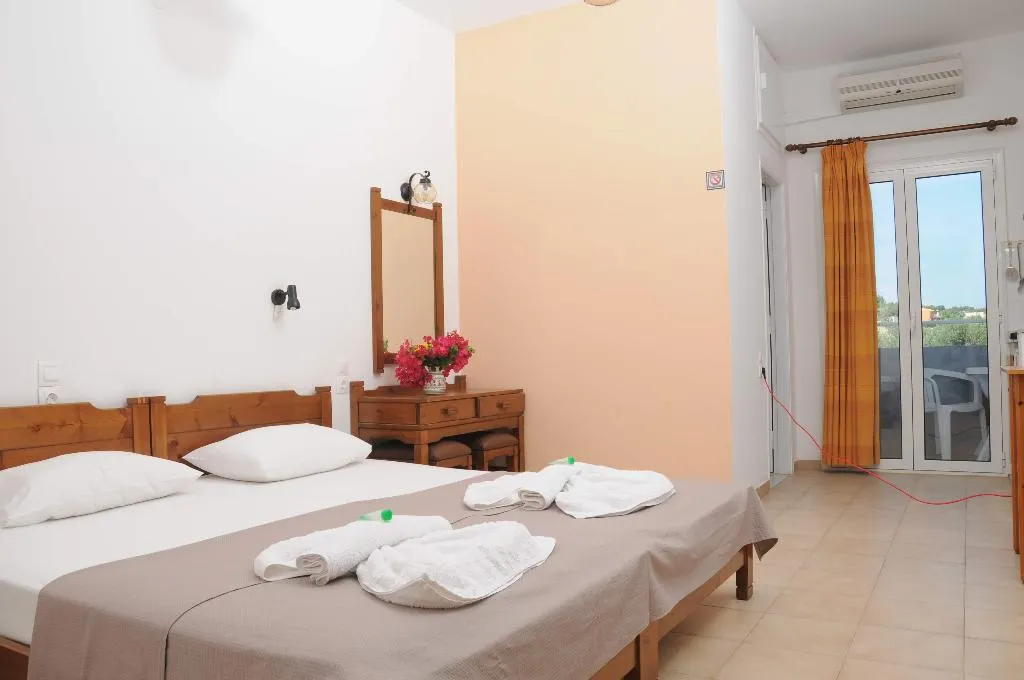 STUDIO STANDARD Room, Mastorakis Studios, Crete