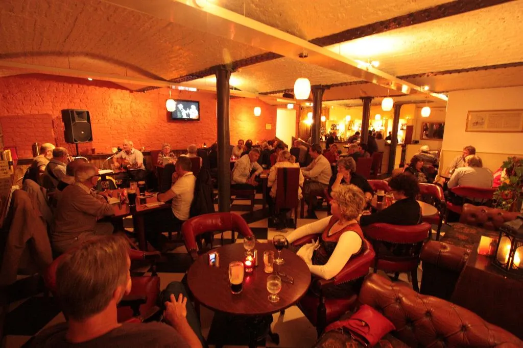Bar, Castle Hotel, Dublin