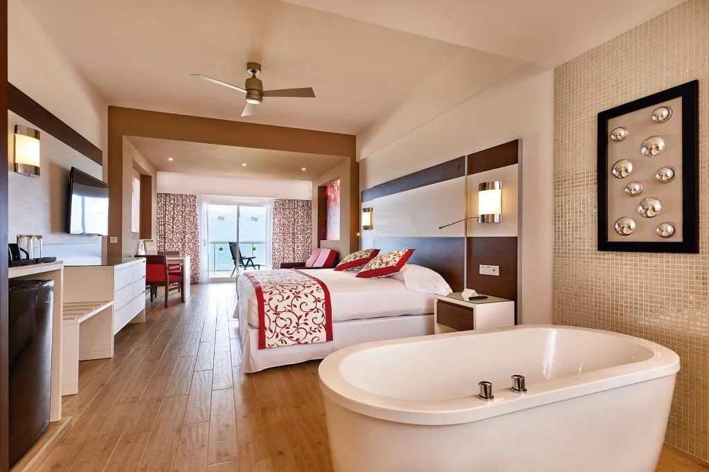JUNIOR SUITE OCEAN FRONT Room, Riu Palace Costa Mujeres - All Inclusive, Cancun Area