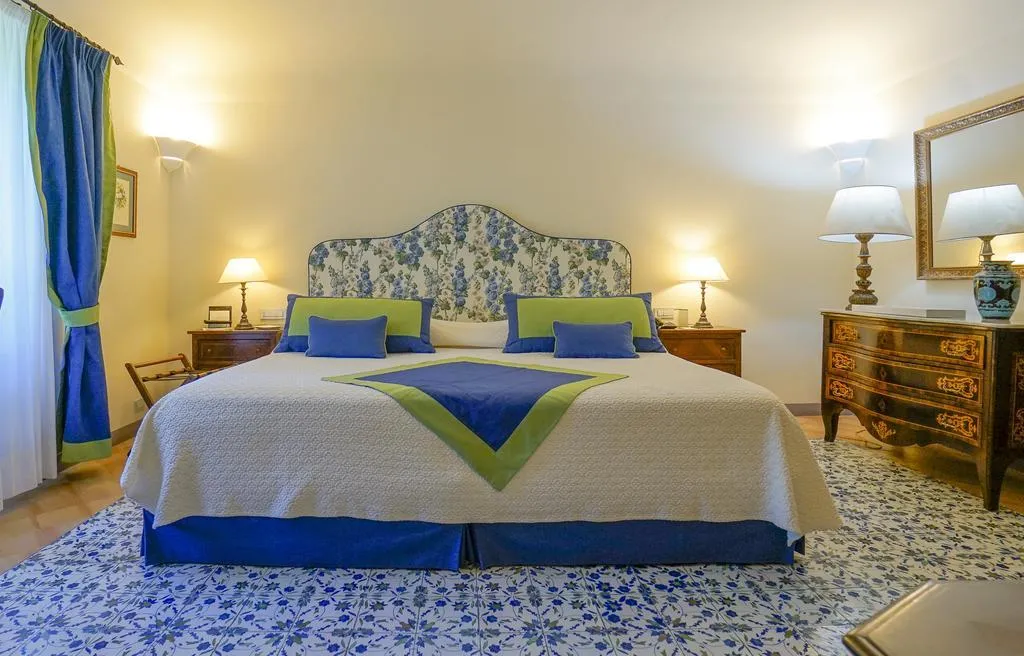 Double or Twin SUPERIOR Room, Villa Cimbrone, Naples