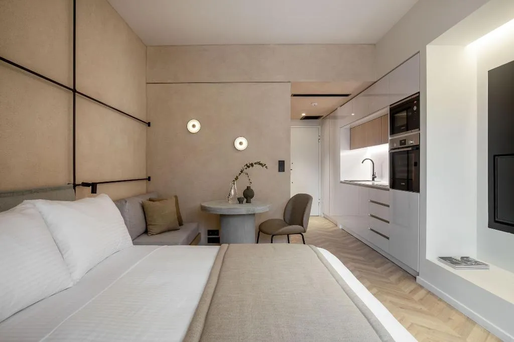 Room, Newel Psychiko, Athens
