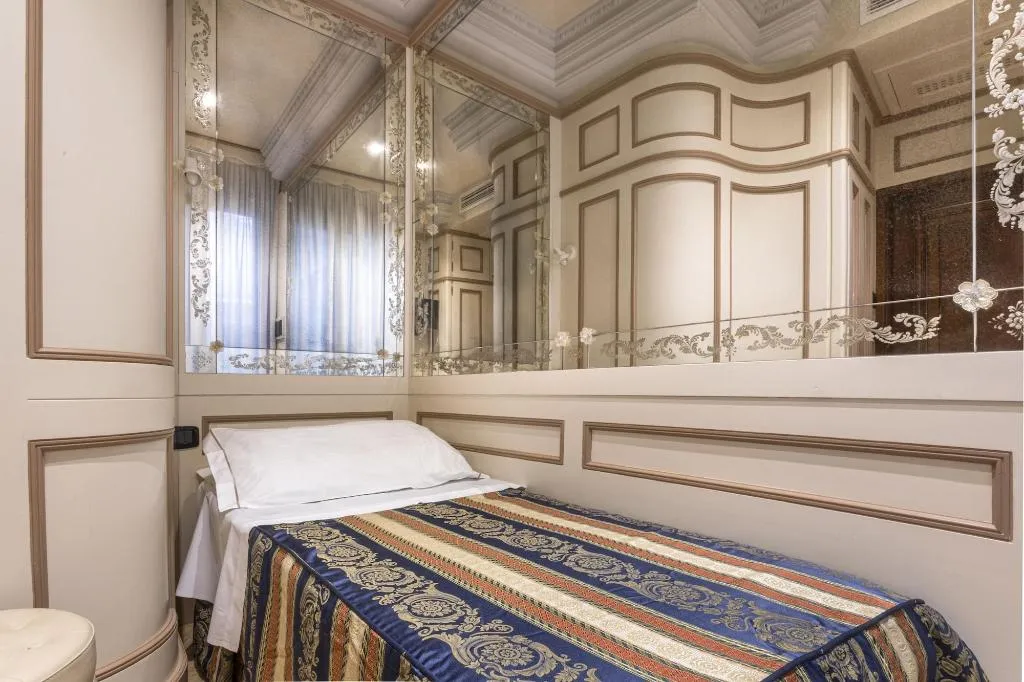 Room, Palazzina Veneziana, Venice