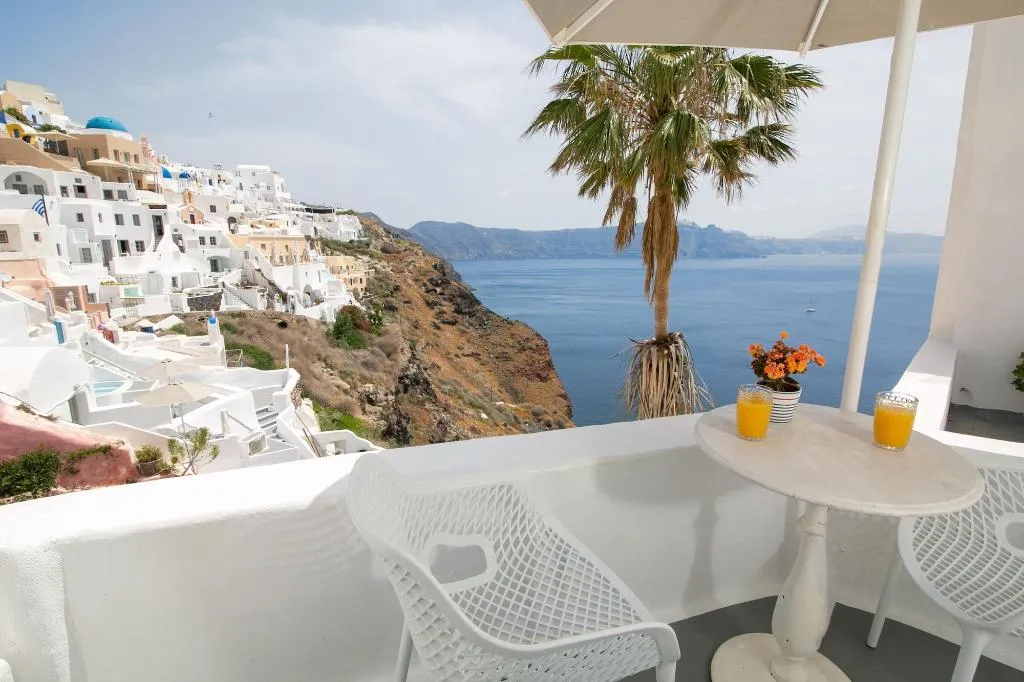 Room, Vogue Suites, Santorini
