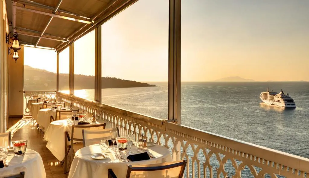 Restaurant, Hotel Mediterraneo Sorrento, Naples