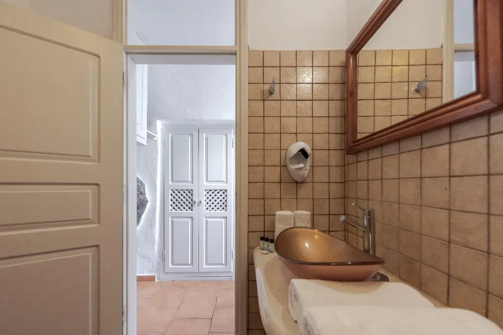 STUDIO DELUXE Room, Afroessa Hotel, Santorini