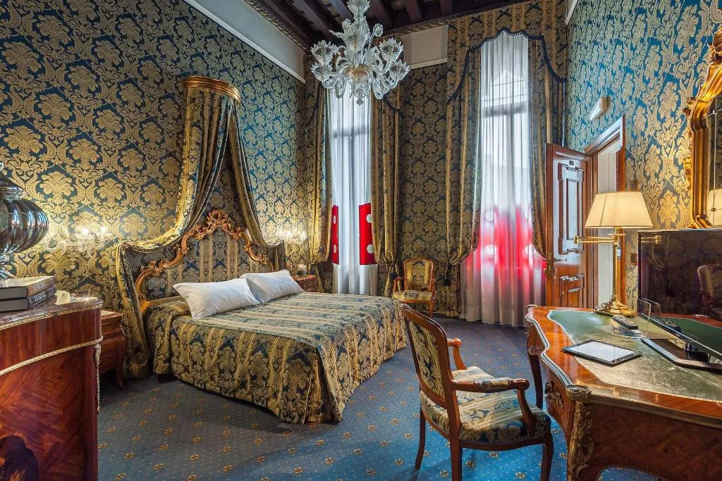 Room, Hotel Al Ponte Antico, Venice