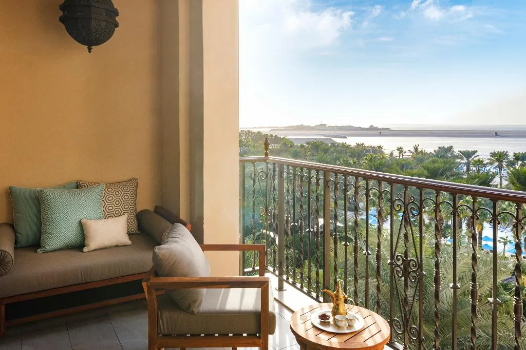 SUITE SEA VIEW Room, Four Seasons Resort Dubai at Jumeirah Beach, Dubai