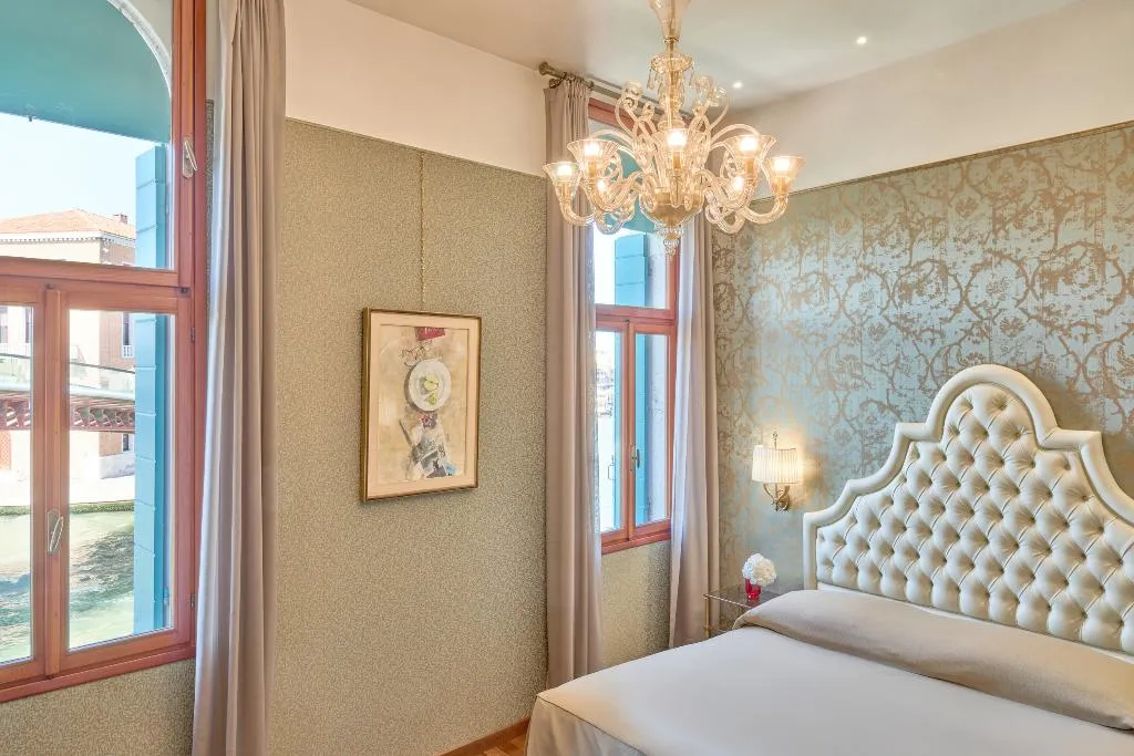 DOUBLE DELUXE CANAL VIEW Room, Santa Chiara, Venice