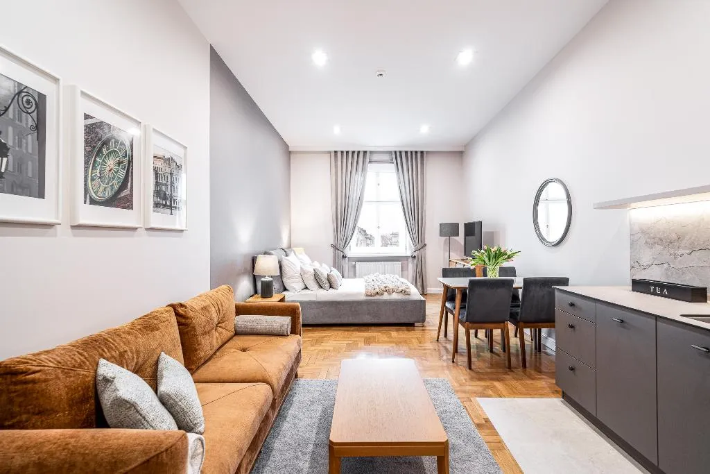 STUDIO SUPERIOR CITY VIEW Room, Venetian House Market Square Aparthotel, Krakow