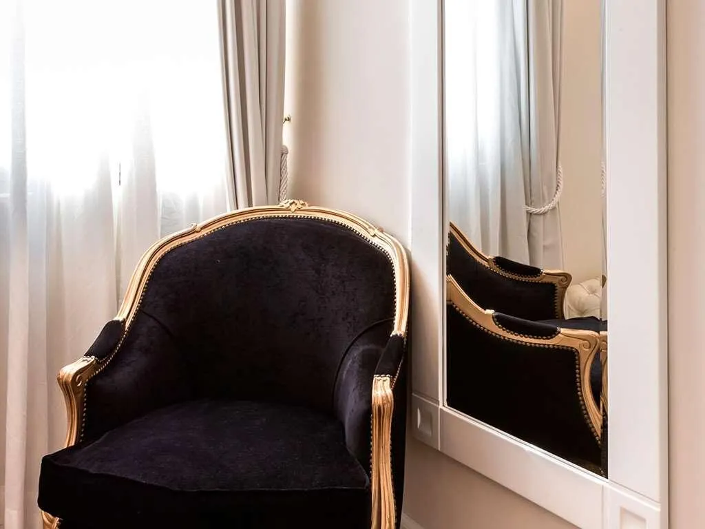 Room, Sonder Salute Palace, Venice