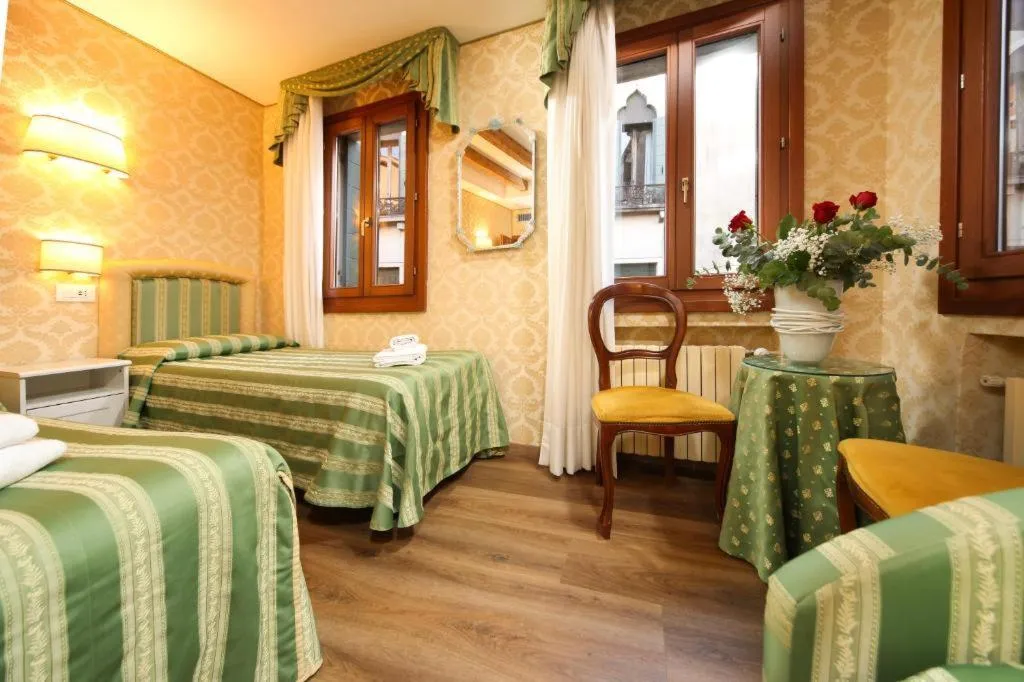 FAMILY ROOM CAPACITY 4 Room, Da Bruno, Venice