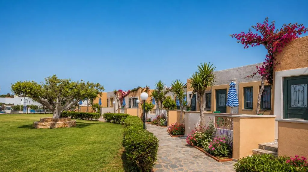 STUDIO STANDARD Room, Golden Bay Apartments-Garden Haven, Crete