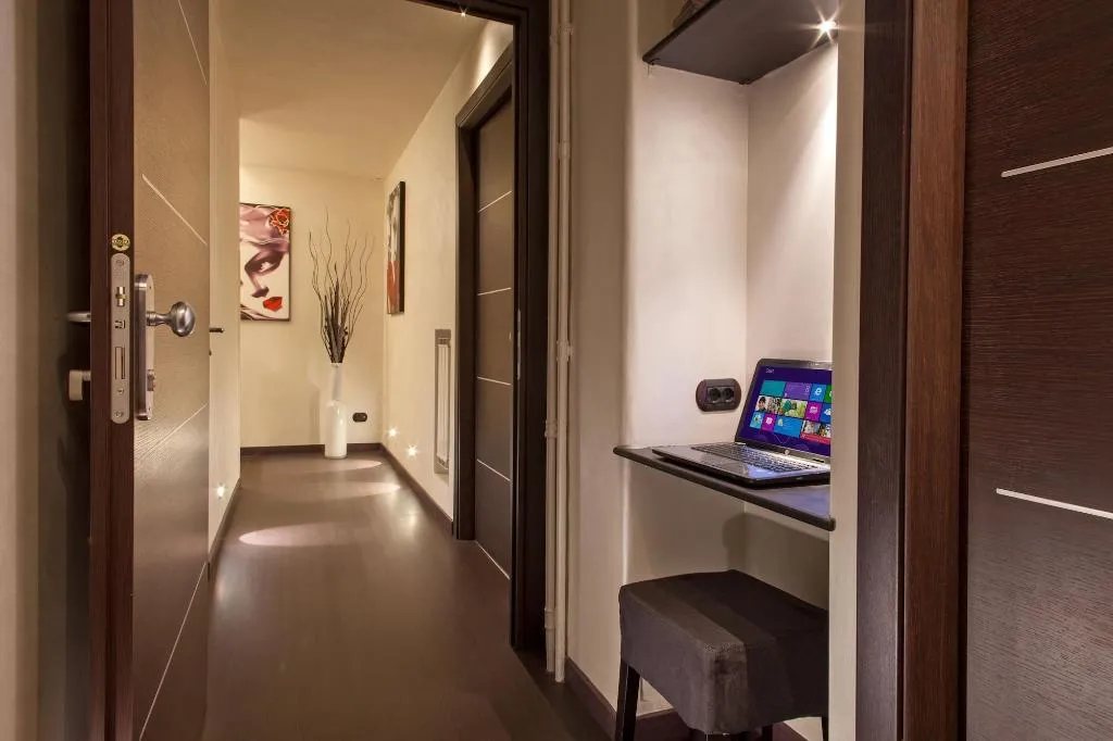 Lobby, Residenza Dorò, Rome