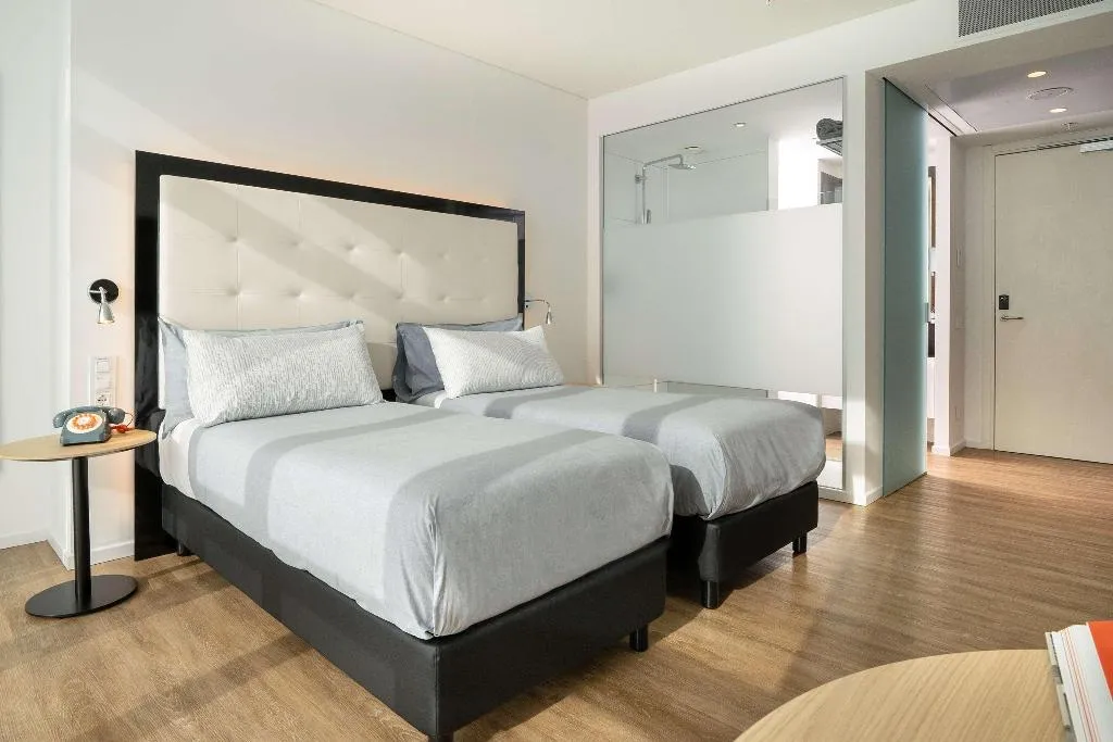 Room, Innside Milano Torre Galfa, Milan