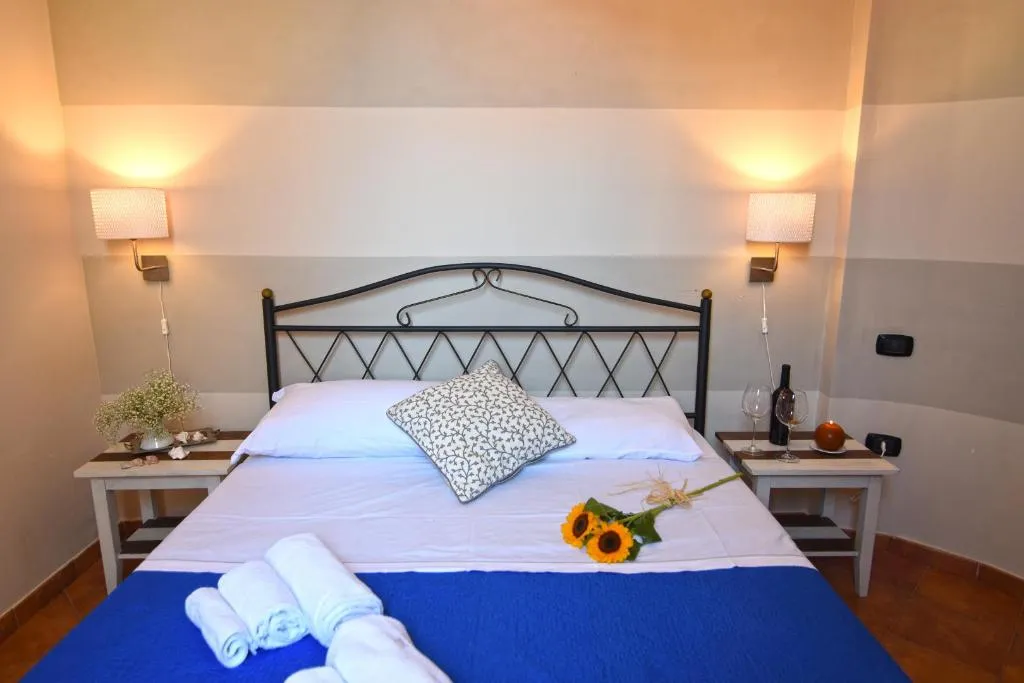 APARTMENT WITH TERRACE Room, Case Così Apartments Napoli, Naples