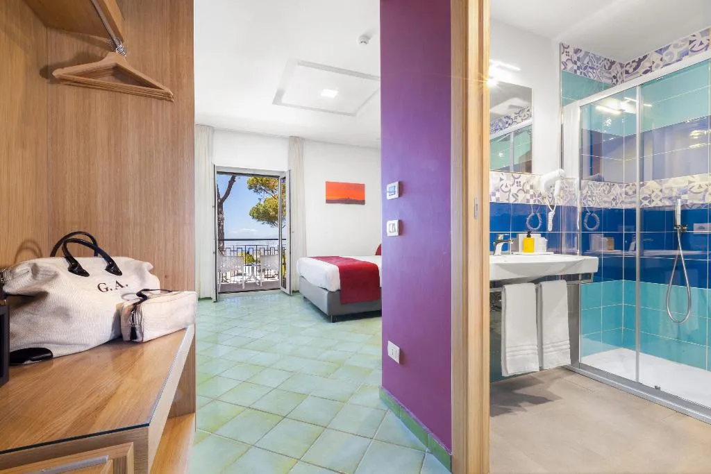 QUADRUPLE STANDARD Room, O Sole Mio, Naples