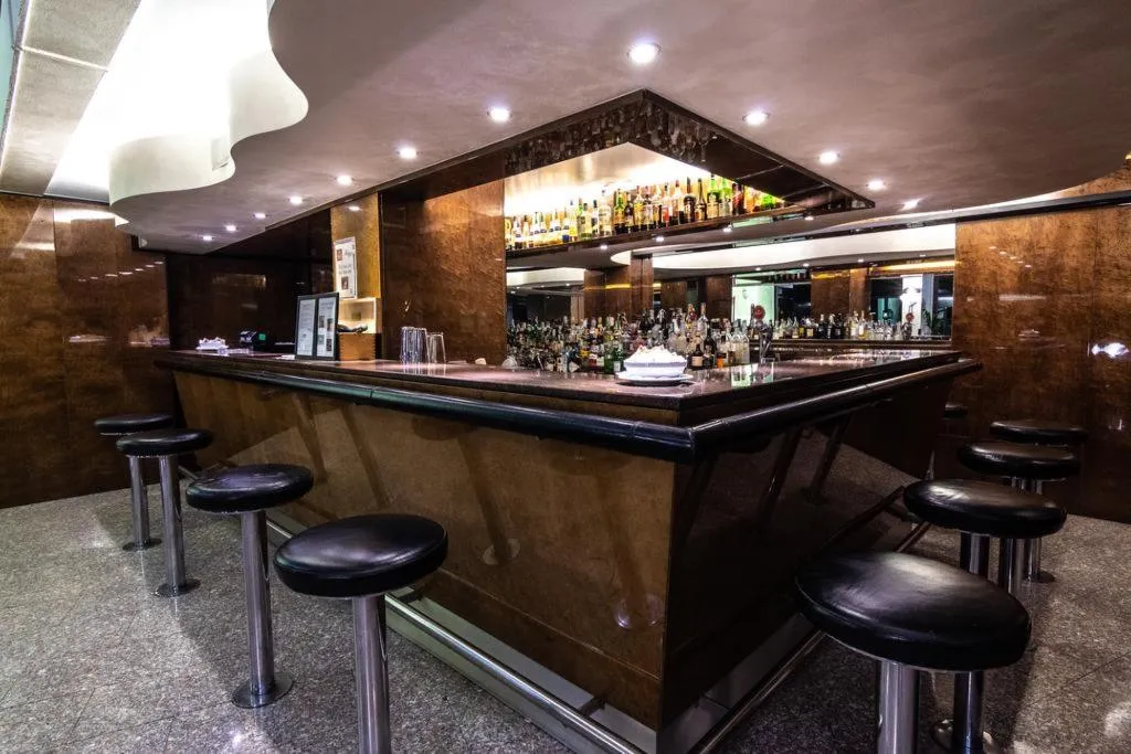 Bar, Concorde, Milan