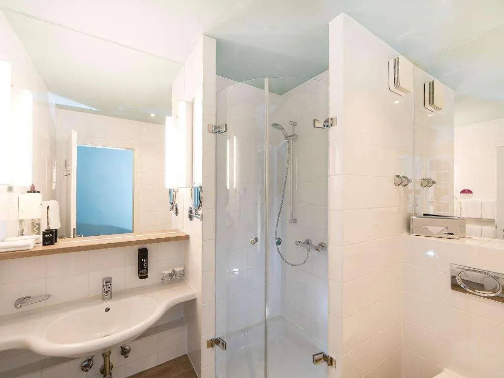 Room, Ameron Abion Spreebogen Waterside, Berlin