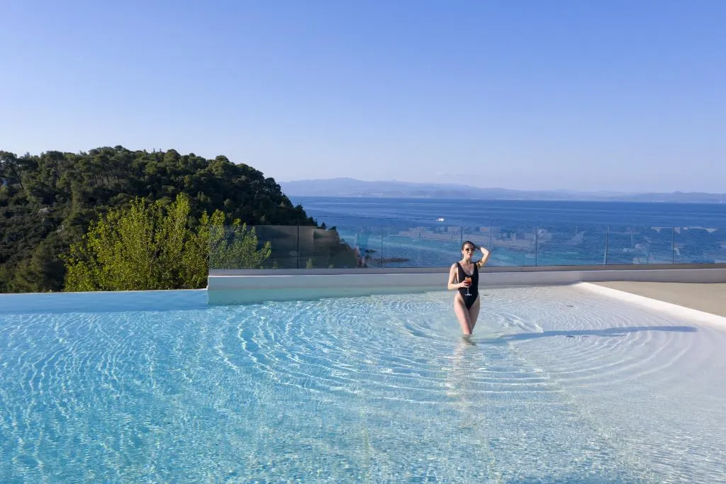 Pool, MERAVIA Leonardo Limited Edition, Halkidiki