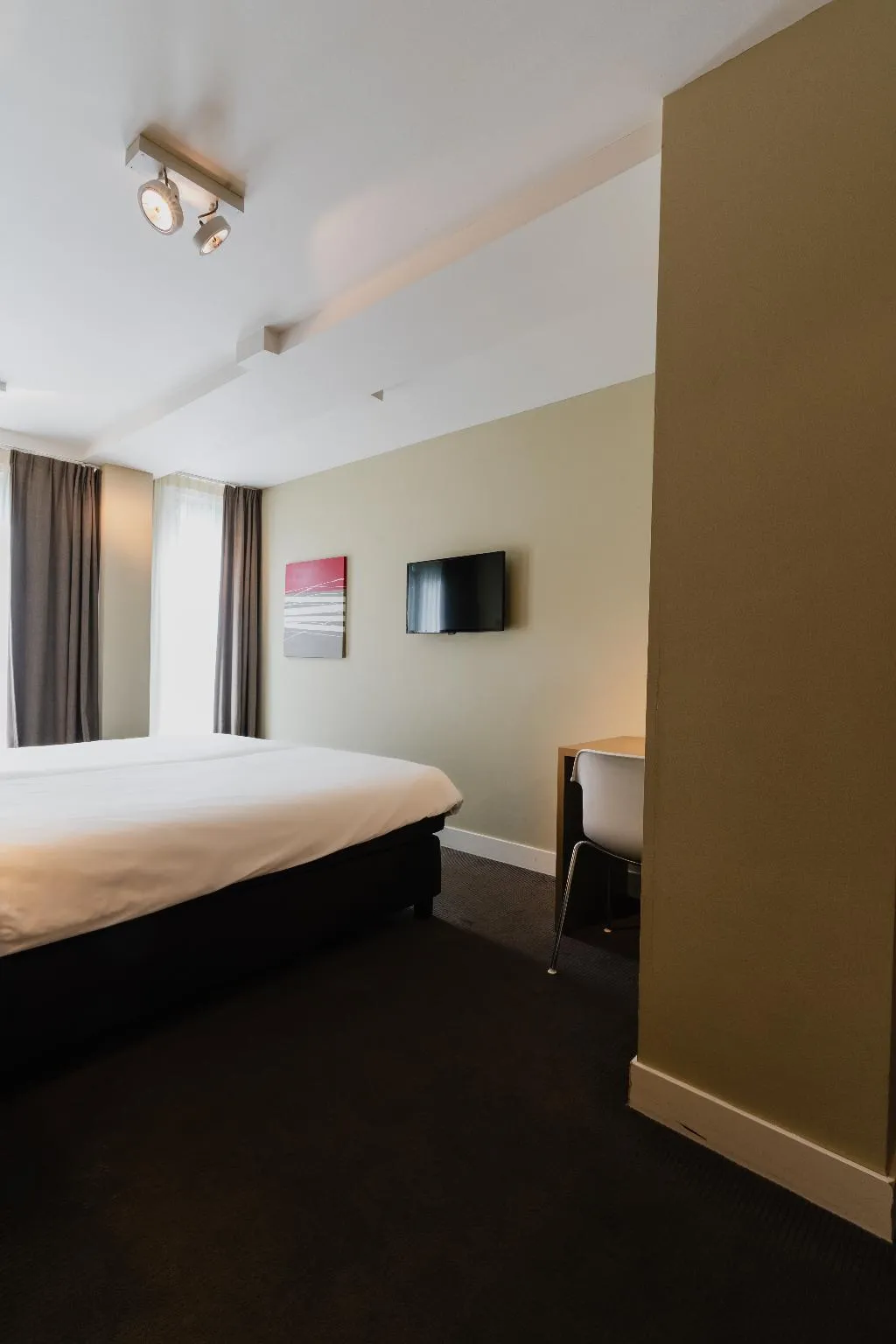 QUADRUPLE STANDARD Room, Hotel Roemer, Amsterdam