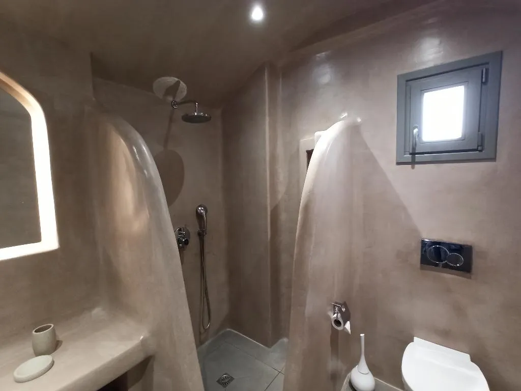 SUITE WITH PRIVATE POOL Room, Amphitrite Suites Santorini, Santorini