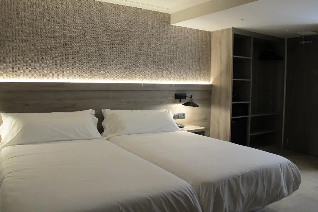 Double or Twin STANDARD Room, Metropol Hotel, Costa Brava