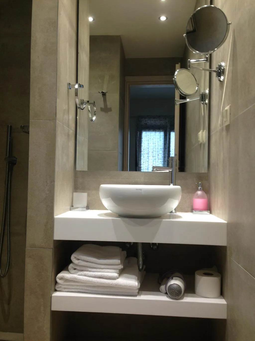 STUDIO DELUXE ONE BED Room, Villa Xanthippi, Skiathos