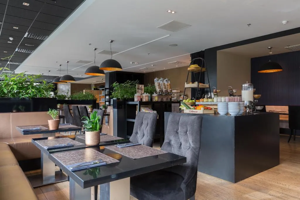 Restaurant, Leonardo Royal Hotel Den Haag Promenade, Amsterdam
