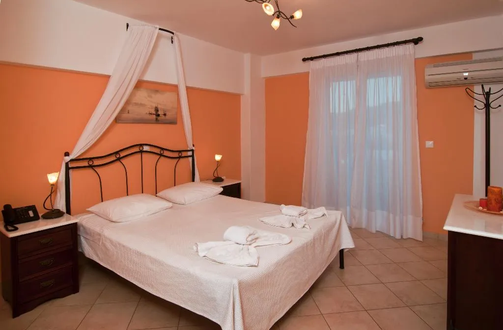 Room, Romantica, Kythira